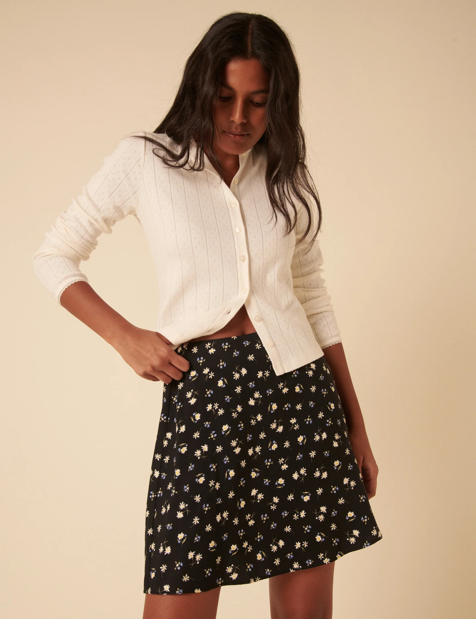 Black Ditsy Floral Mini Skirt - Image 4