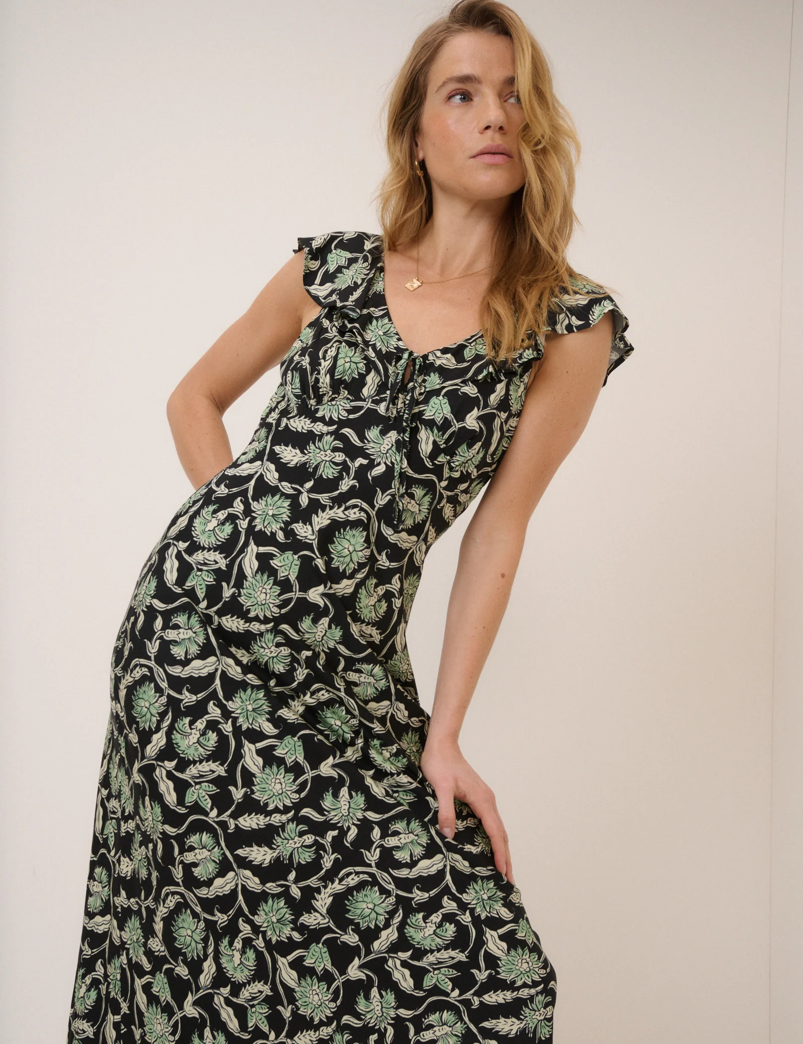 Black Floral Cleo Midi Dress - Image 3