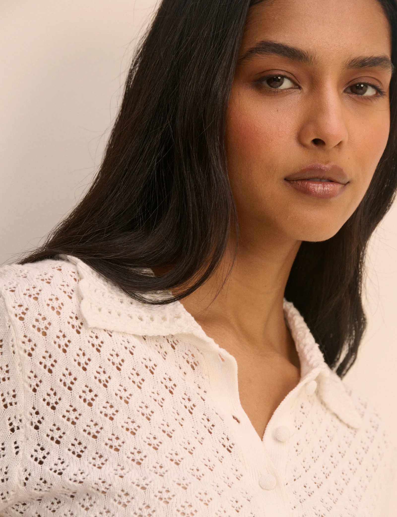 White Short Sleeve Crochet Collar Cardigan - Image 4