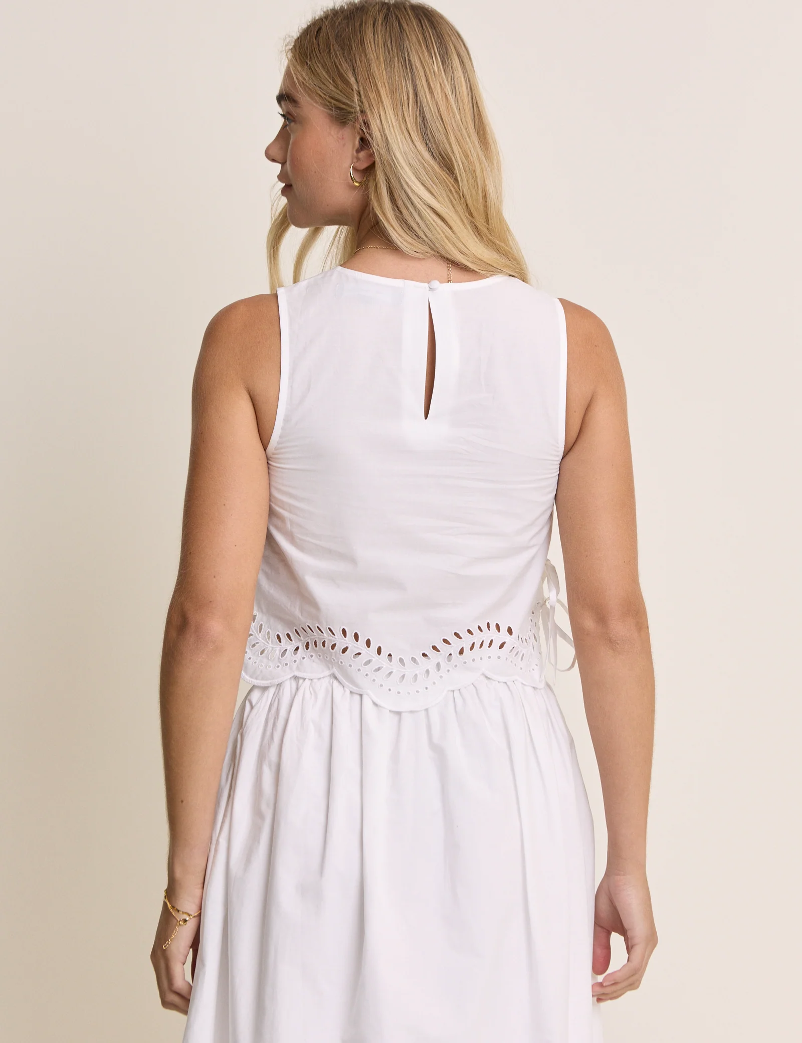 White Cutwork Scallop Hem Top - Image 5
